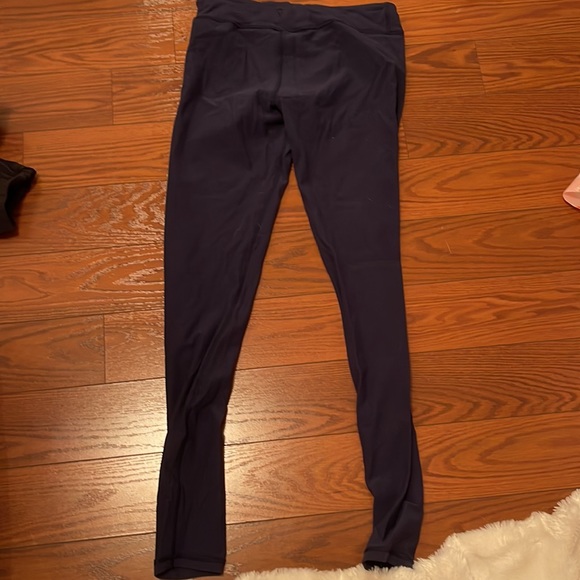 ivivva NAVY BLUE LEGGINGS, size 14 kids size right under womens XS. SEND OFFERS! - Picture 2 of 4